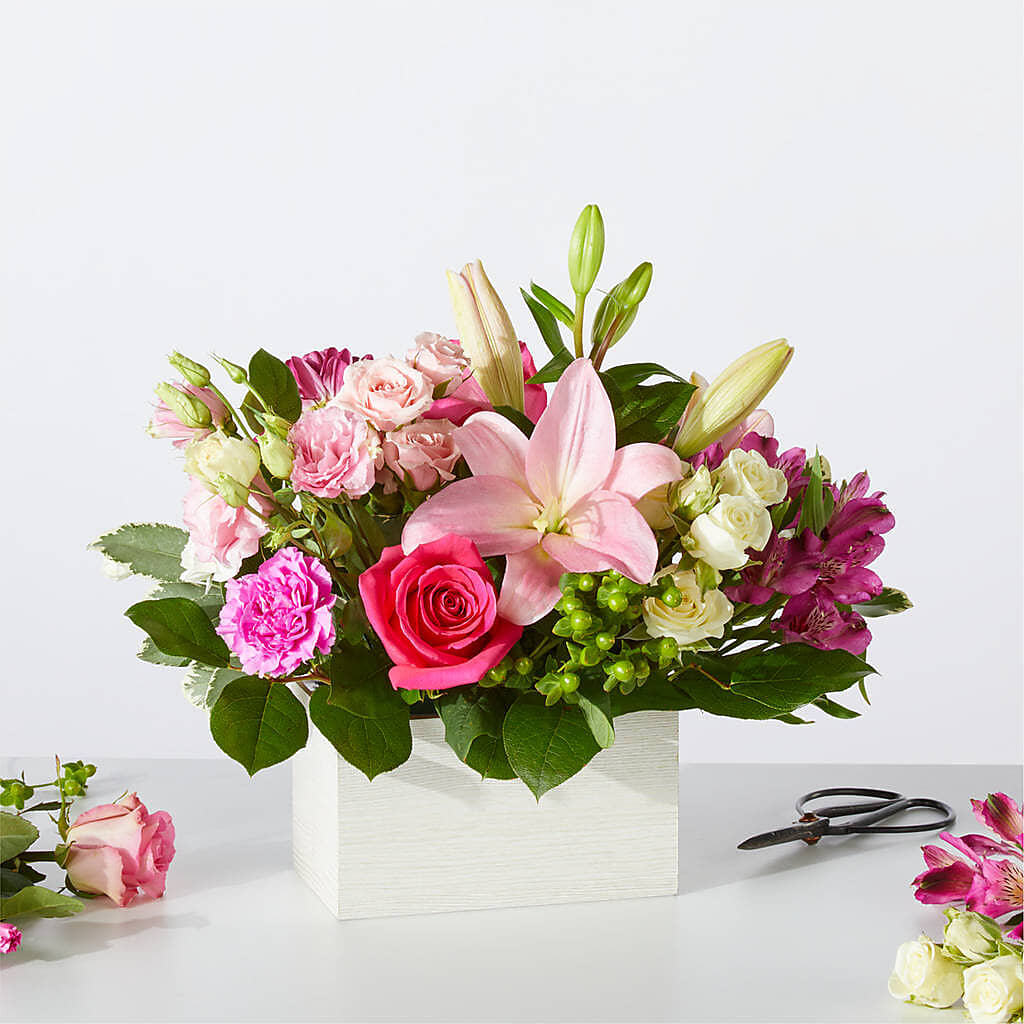Sweetberry Box – A Florist Original – Elite Flowers Of Hemet, Hemet CA