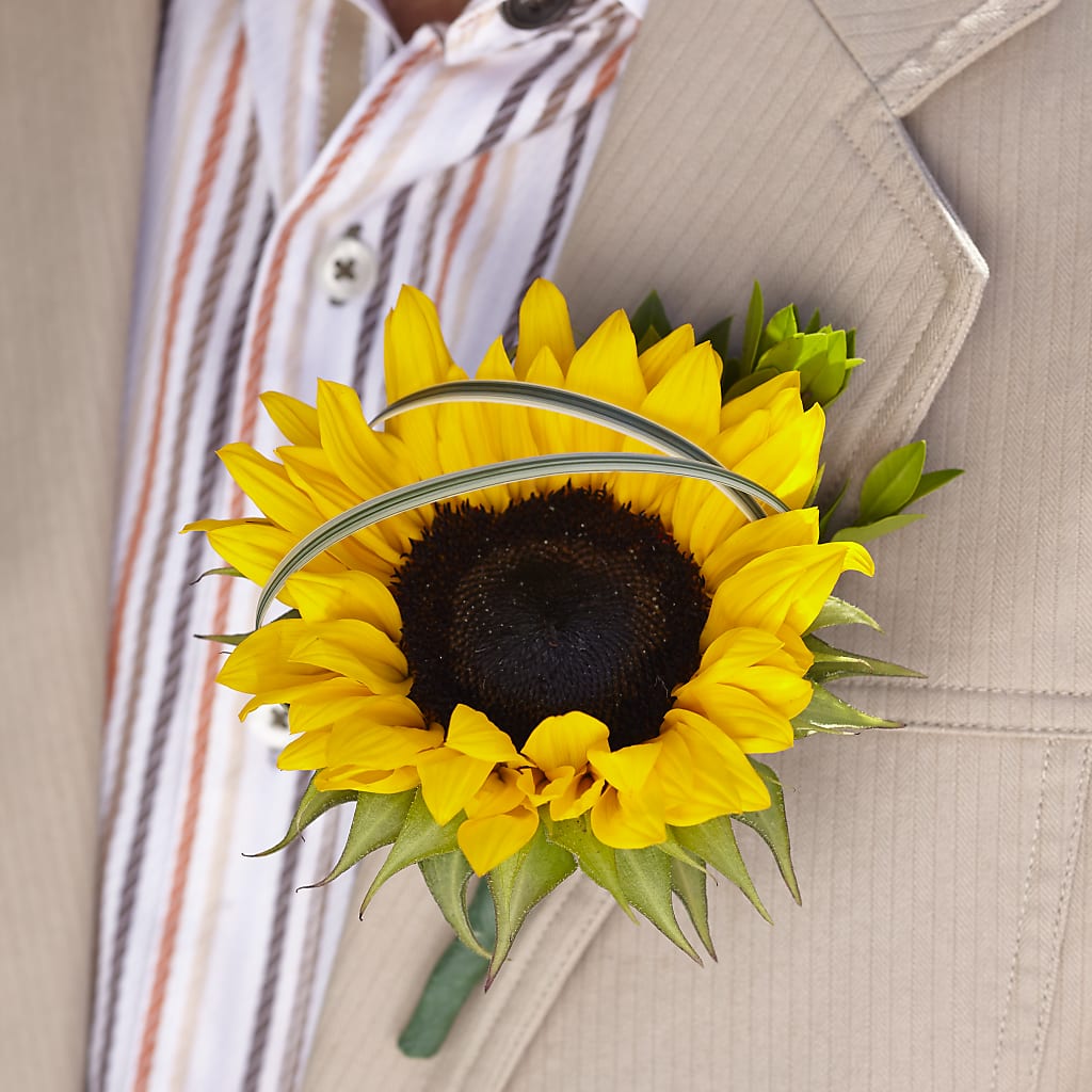 Free Spirit Boutonniere – Elite Flowers Of Hemet, Hemet CA