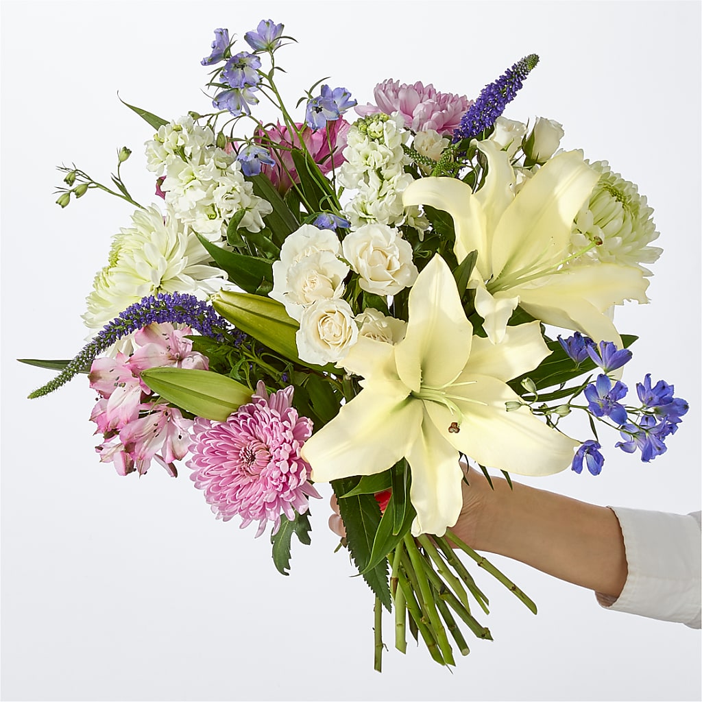 Winter Celebration Bouquet –  Elite Flowers Of Hemet, Hemet CA