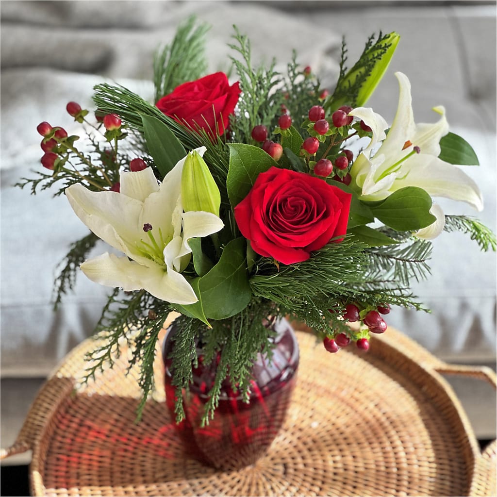 Evergreen Delight Bouquet –  Elite Flowers Of Hemet, Hemet CA