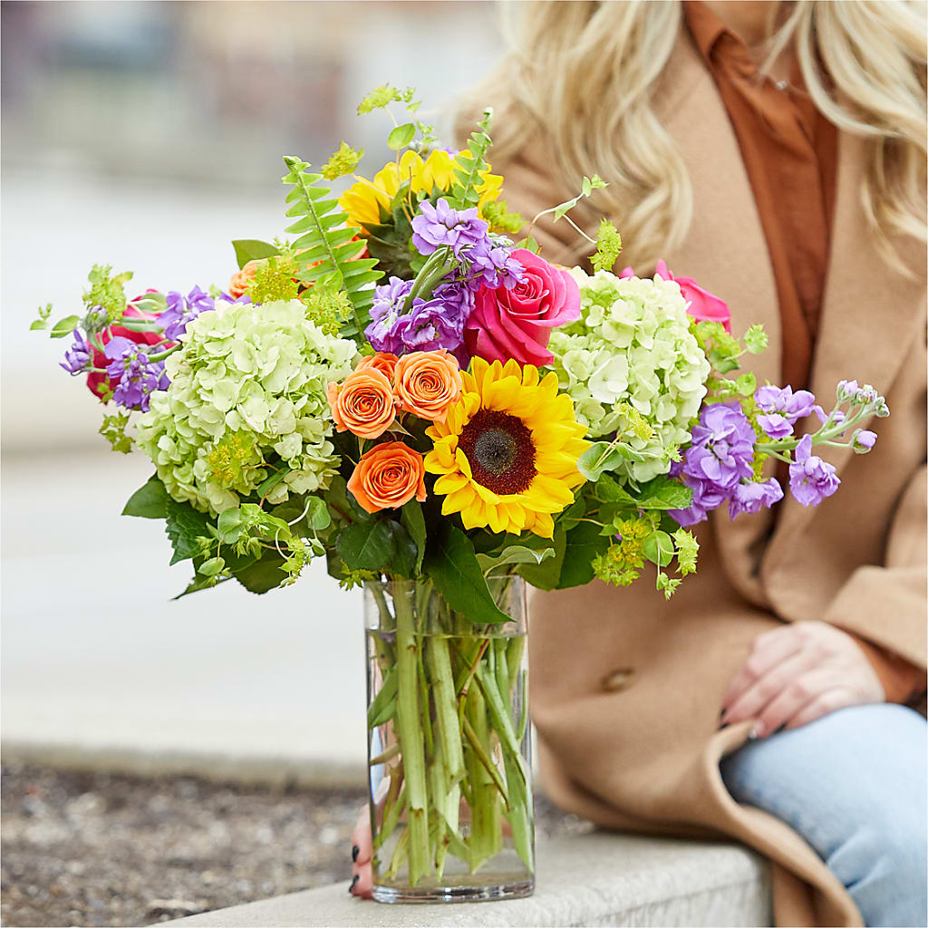 Vibrant Greetings Bouquet –  Elite Flowers Of Hemet, Hemet CA