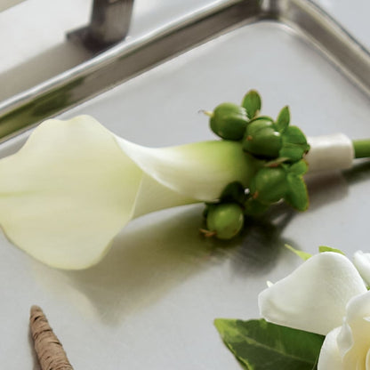 White Calla Boutonniere –  Elite Flowers Of Hemet, Hemet CA